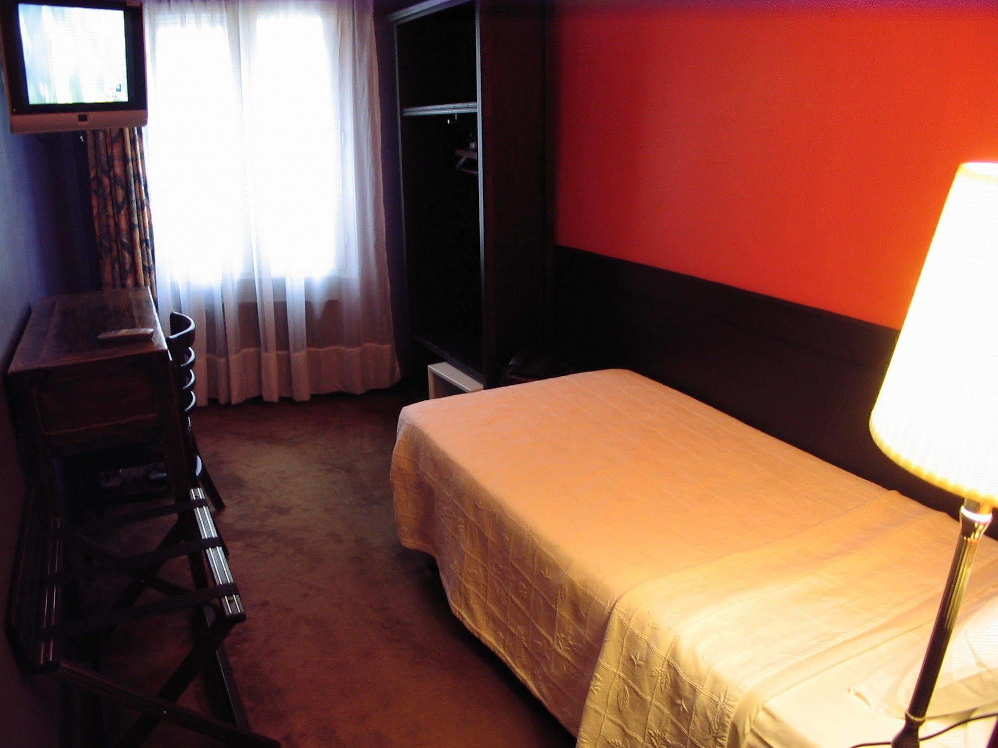 Hotel Monte-Carlo Paryż Zewnętrze zdjęcie